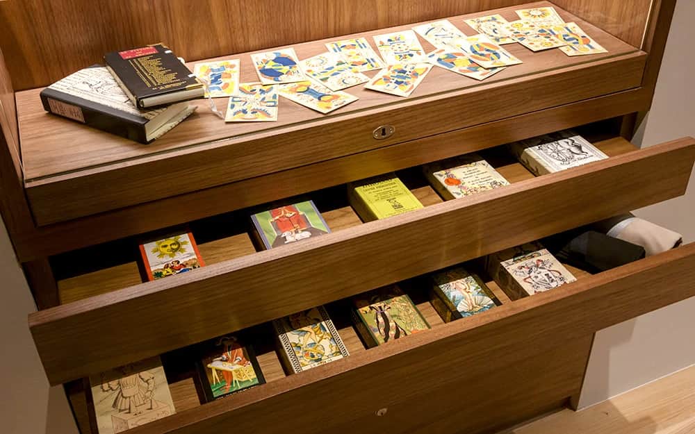 Cafe Tarot 样本牌与展示桌
